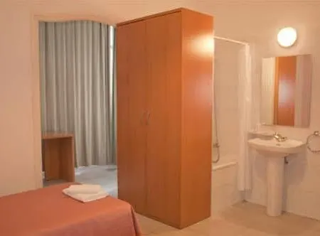 Residencia Mundial Hotel *